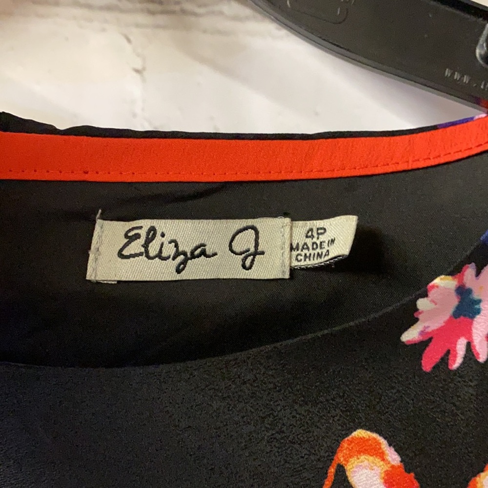 Eliza J. Dress size 4P - Picture 2 of 4